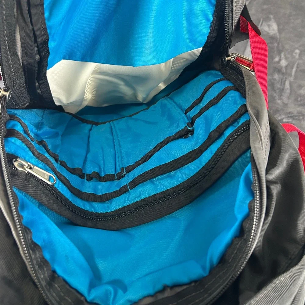 The North Face Recon Backpack Unisex OS Black Red Mesh Front Stash Pocket